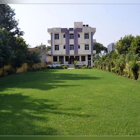 Hotel Tiger Regency Resort 萨瓦伊马多普尔 外观 照片