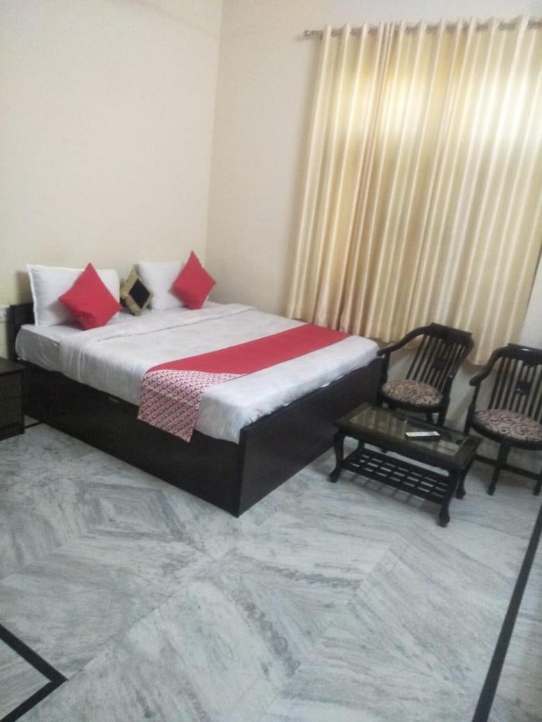 Hotel Tiger Regency Resort 萨瓦伊马多普尔 外观 照片