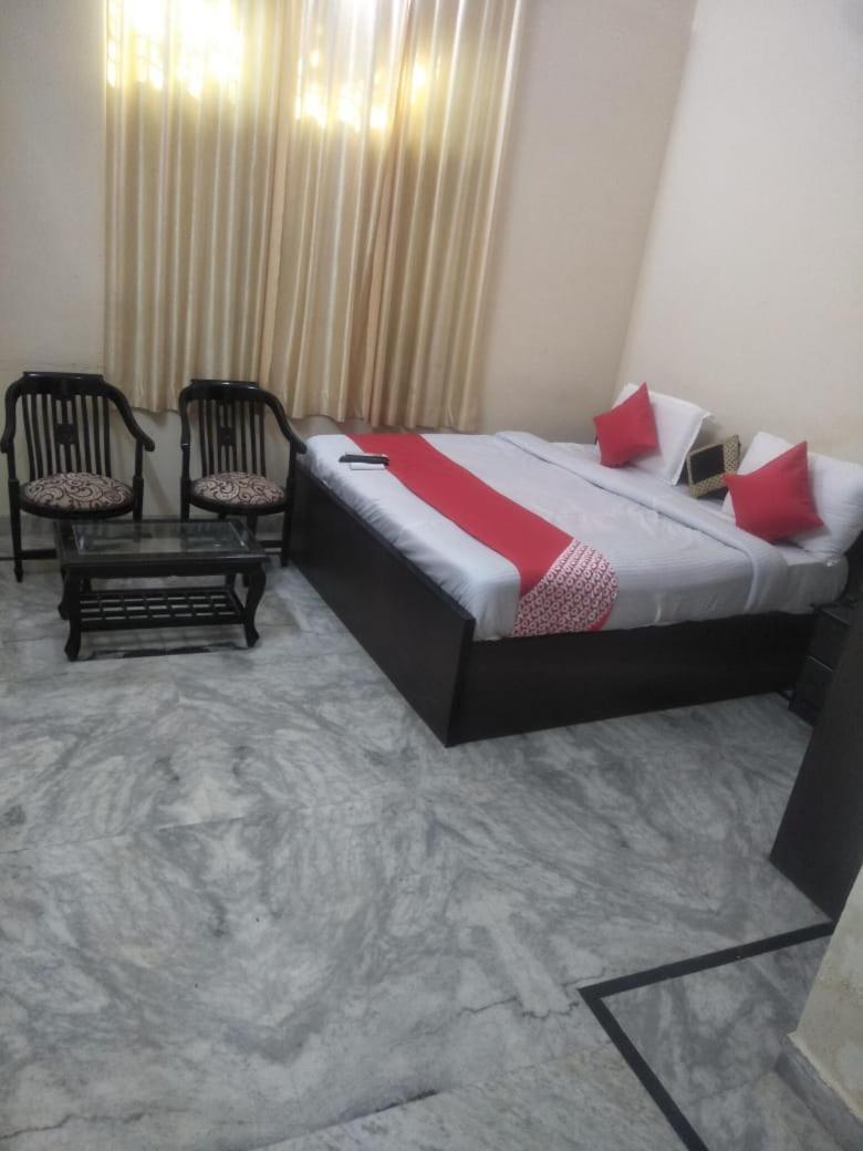 Hotel Tiger Regency Resort 萨瓦伊马多普尔 外观 照片
