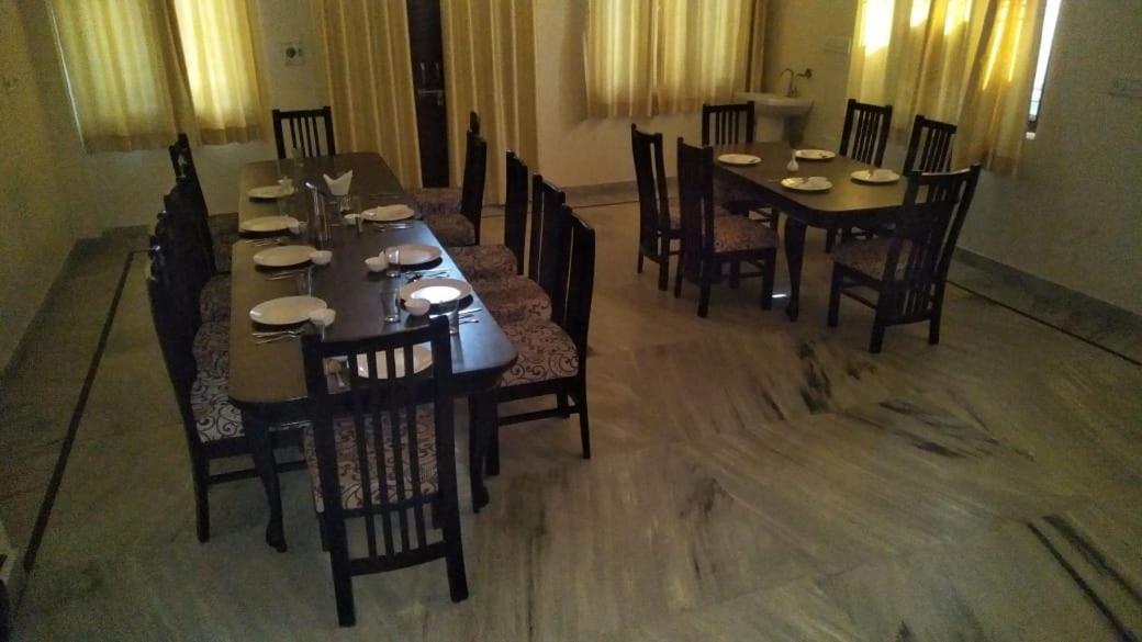 Hotel Tiger Regency Resort 萨瓦伊马多普尔 外观 照片