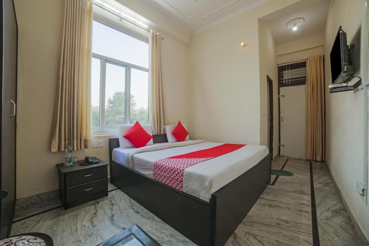 Hotel Tiger Regency Resort 萨瓦伊马多普尔 客房 照片