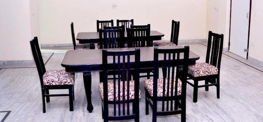 Hotel Tiger Regency Resort 萨瓦伊马多普尔 外观 照片