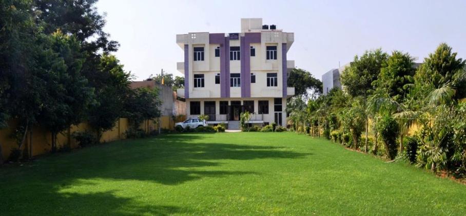 Hotel Tiger Regency Resort 萨瓦伊马多普尔 外观 照片